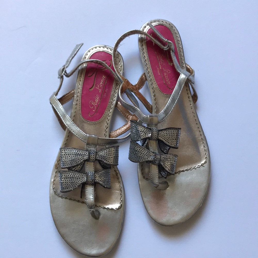 Poetic License London silver bow sandals size 9
